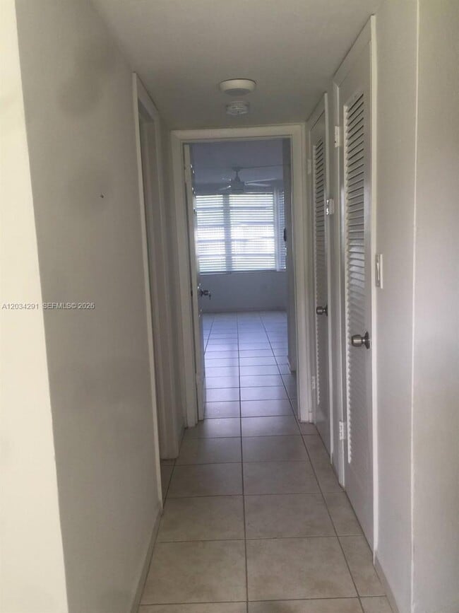 Photo - 1351 NE 191st St Unit E117