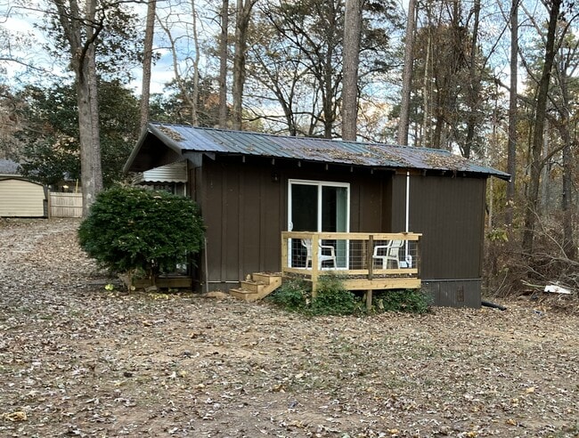 Private side porch - 495 Annie Lee Rd