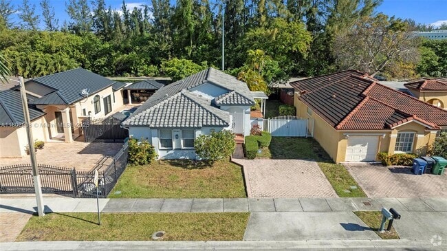 Building Photo - 13101 NW 11th Terrace Rental
