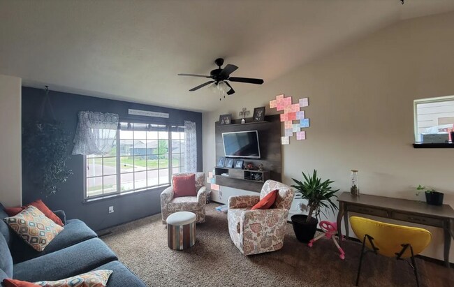 Photo - 8016 W Vista Park St