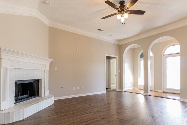 Photo - 6805 Sandbourne W