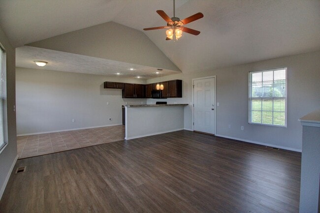Photo - 3 Bedroom in Springfield!