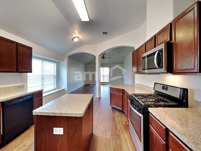 Photo - 2322 Steep Pine Trl