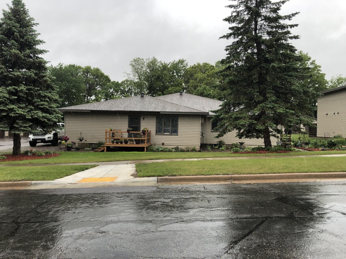 Photo - 1609 Devney Dr