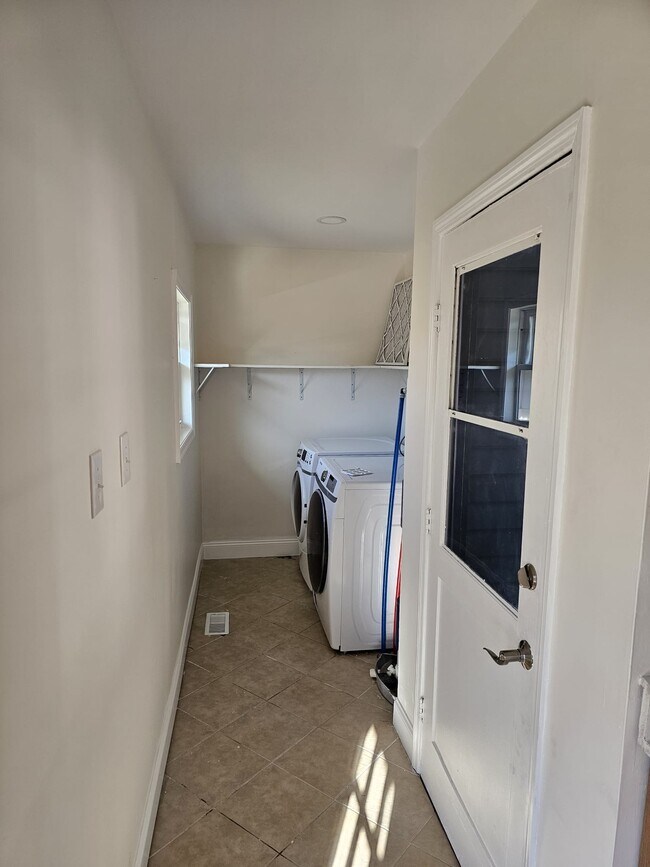 Photo - 3303 George Light Rd