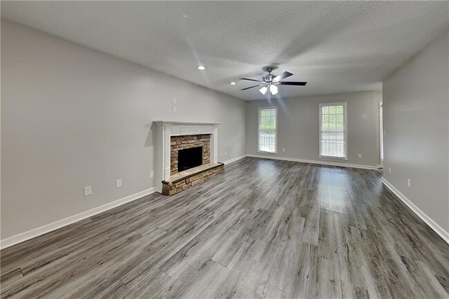 Photo - 360 Warrenton Dr