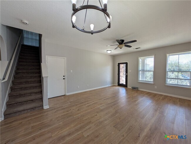Photo - 248 Oak Creek Way