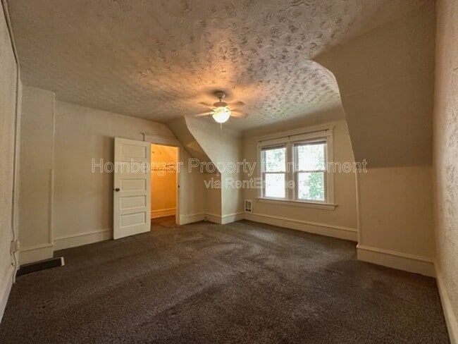 Photo - 904 W Spofford Ave