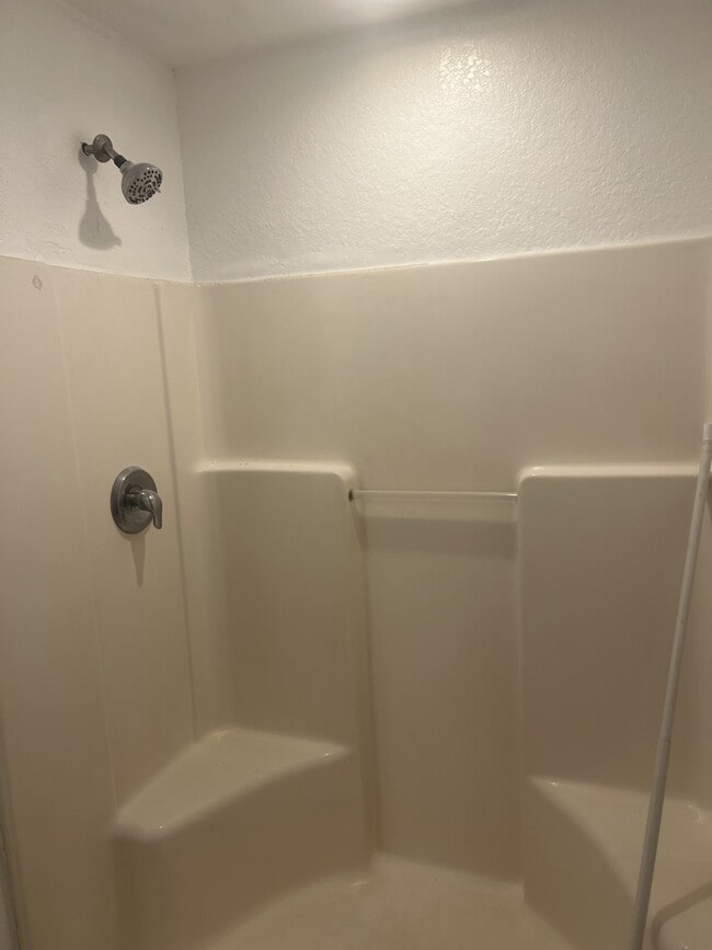 Building Photo - 6039 E Adams St