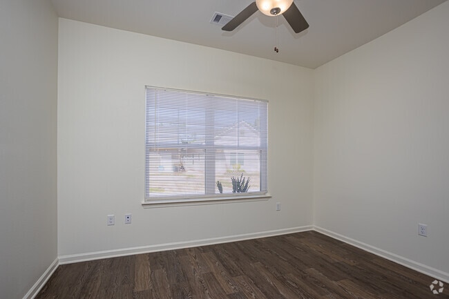 3BR, 2BR - 1,273SF - St. John Village