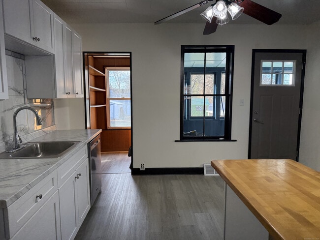 Photo - 15 Freestone Ave