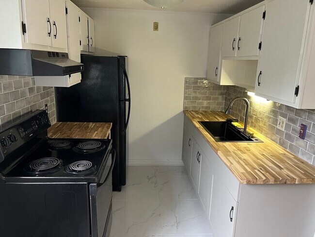Photo - 7 Woodcrest Ct Unit #4