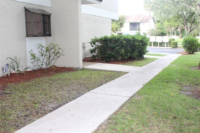 Photo - 3500 Gateway Dr Unit 103