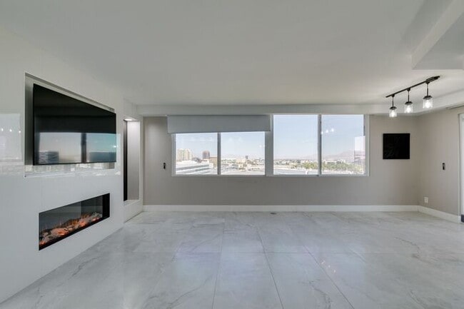 Photo - Elevated Penthouse Living with Private Terrace & Resort-Style Amenities