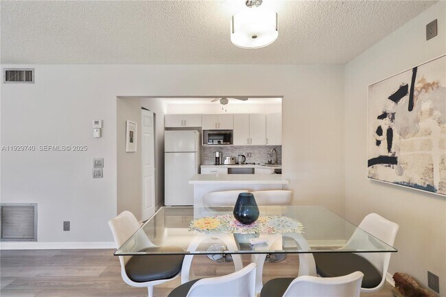 Building Photo - 313 Knotty Pine Cir Unit A-2