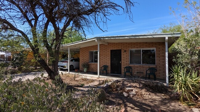 Photo - 3bed & 2bath - BRAND NEW AC - Must See Home Historic Barrio Hollywood-