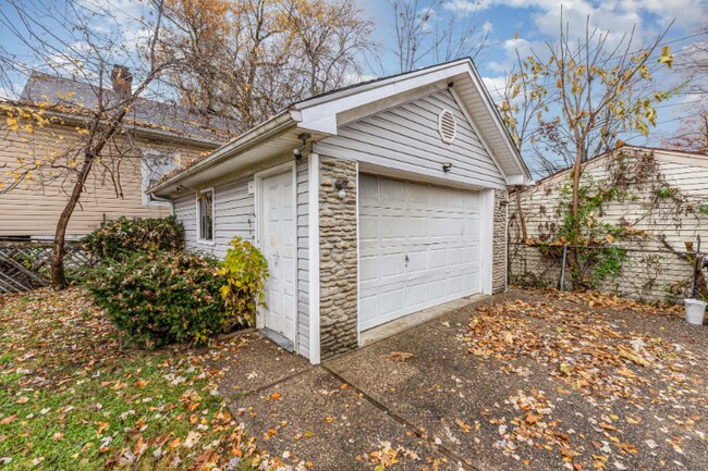 Photo - 4806 Peachtree Ave