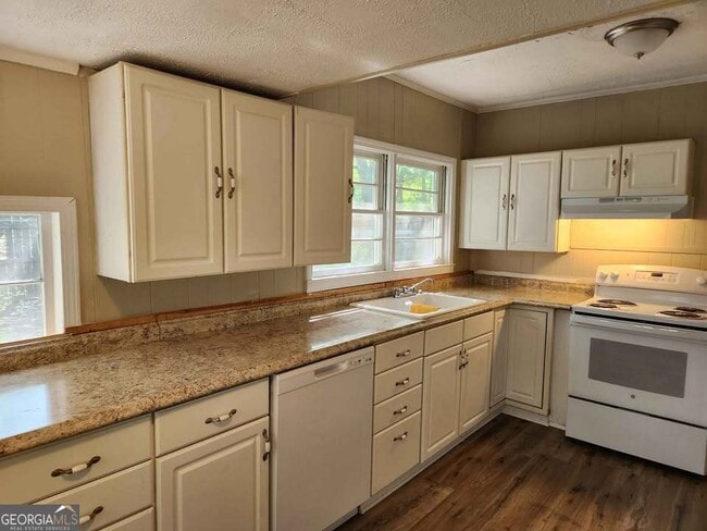 Photo - 631 Davis Ave