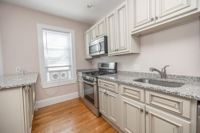 Photo - 43 Savin Ave Unit #2