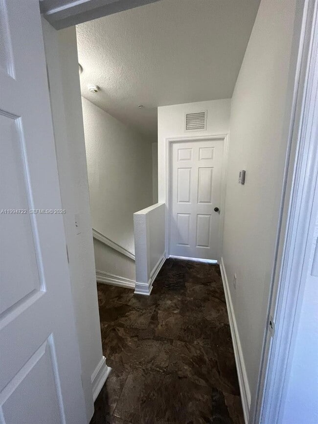 7995 NW 8th St Unit 115