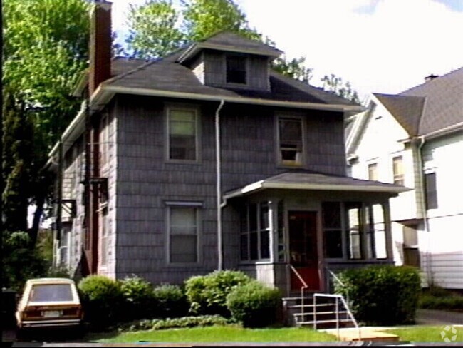 Building Photo - Grand Ave.1 Unit 3 Rental