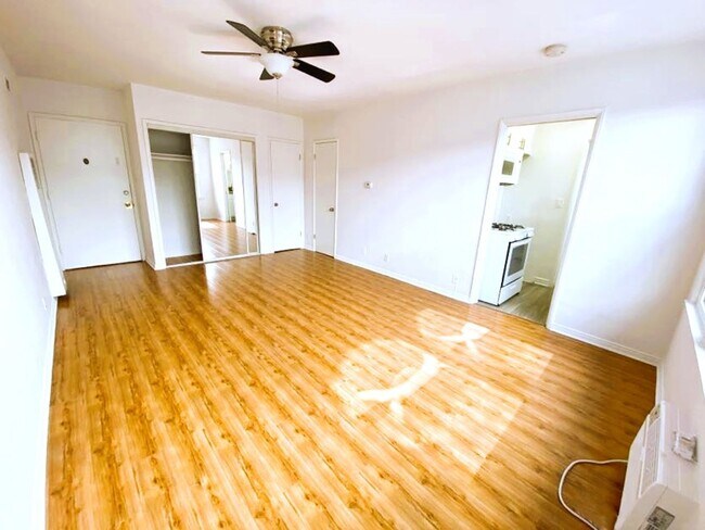 6112 Eleanor Ave
