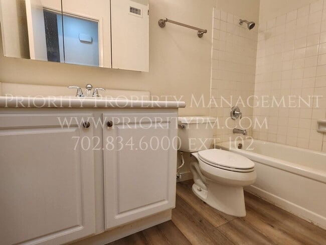 Photo - GREAT 3 BEDROOM SINGLE STORY IN THE SOUTHW...