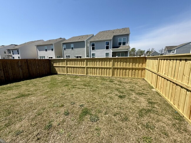 Photo - 1649 Stanley St