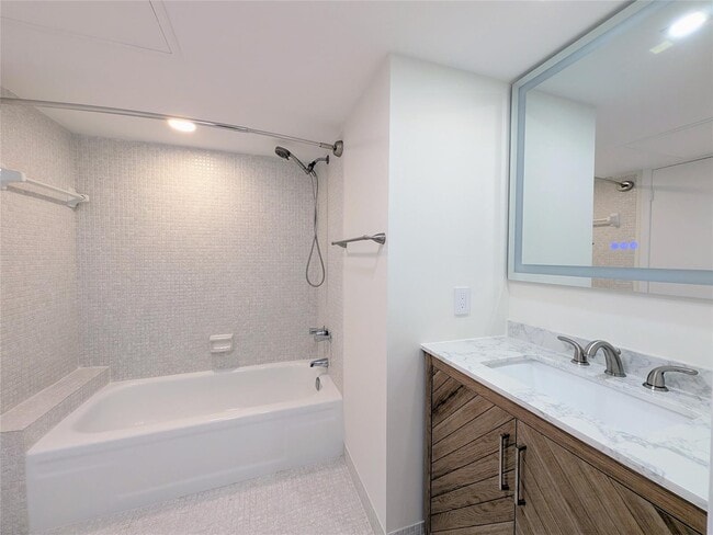 Photo - 3101 Oakland Shores Dr Unit H204