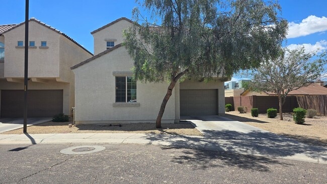 Photo - Clean and Comfortable 3 bed 2 bath with loft!