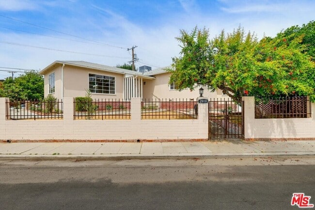 Photo - 2919 Maxwell St