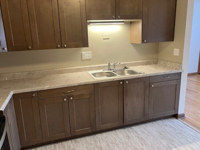 Photo - 3050 W Fardale Ave Unit lower