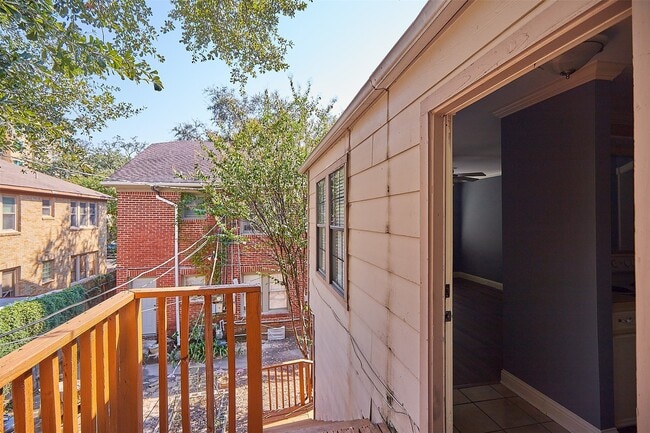 Photo - 2634 Peckham St