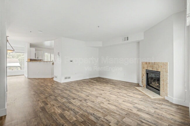 Photo - 1330 S Monaco St Pkwy