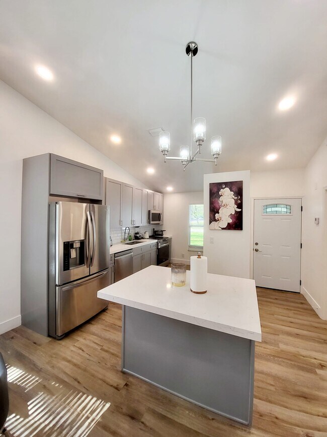 Building Photo - 13834 Bottlebrush Ct Rental