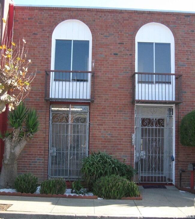 Building Photo - 227 Argonaut Ave Rental