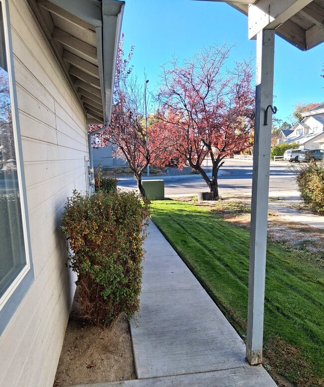 Photo - 4040 Gordon St