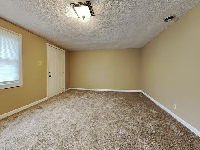 Photo - 812 W Smith Valley Rd