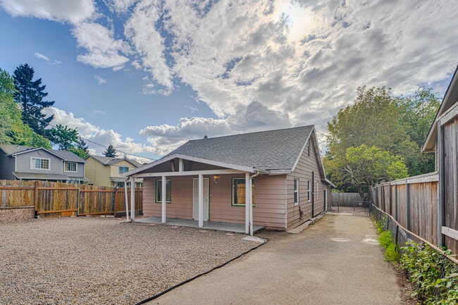 Front Yard - 2919 SE 90th Pl Rental