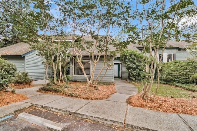 1105 Hidden Cove Dr