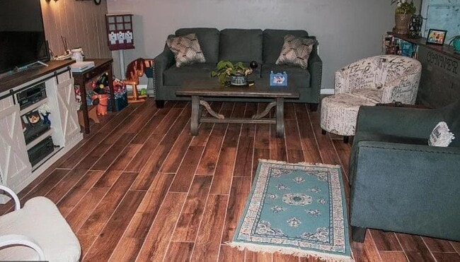 Photo - 542 Wartman St