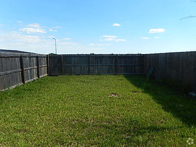 Apartments For Rent With Washer & Dryer Near La Grulla Tx - 2 