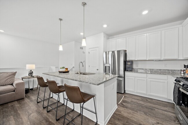 Photo - 123 Kingsport Dr