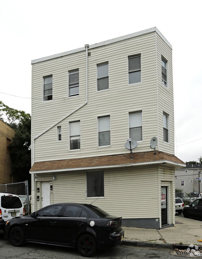 Photo - 11-13 Washington Ave