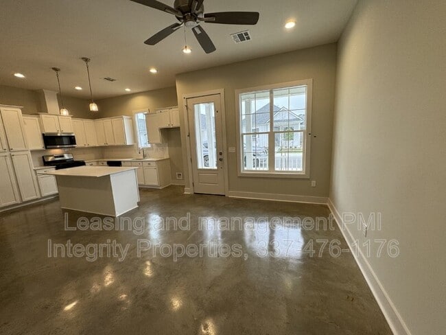 Photo - 106 Satsuma Dr