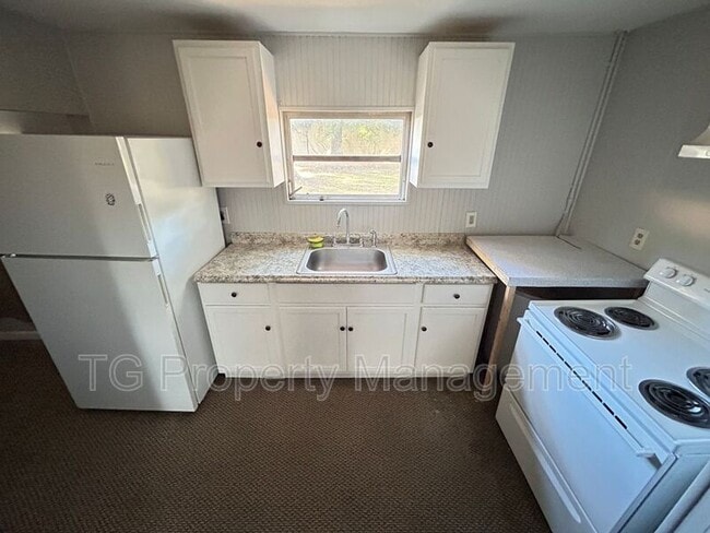 Photo - 5691 Akra Ave