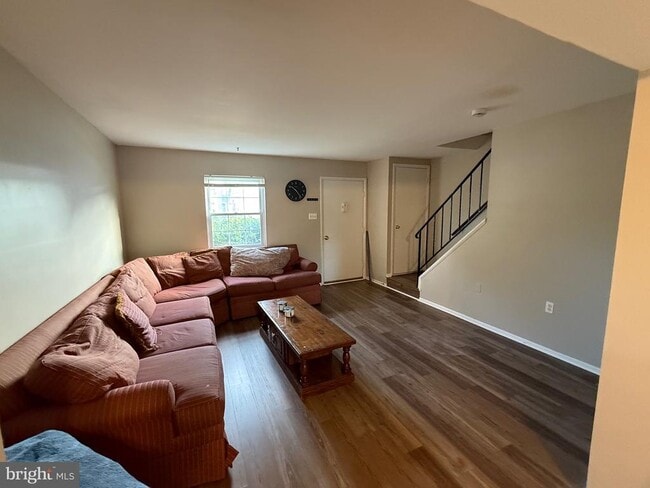 Photo - 34 King Charles Cir