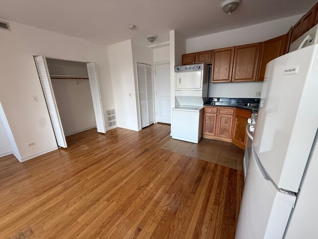 Photo - 3150 N Laramie Ave Unit 2B