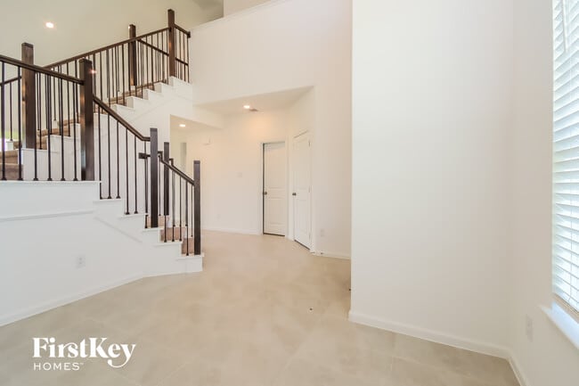 Photo - 9451 Vis Fls Trce