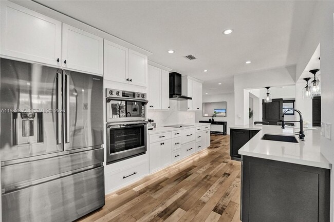 Photo - 915 NW 7th St